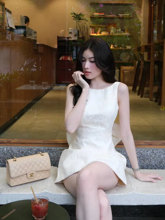 5 Kiểu váy mùa xuân nhẹ nhàng tươi xinh , biến bạn thành cô nàng cuốn hút