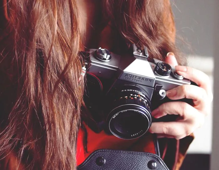 Hình ảnh miễn phí: đẹp, cô gái, nhiếp ảnh gia, retro, cũ, ống kính, tay săn  ảnh, người phụ nữ, zoom, máy ảnh