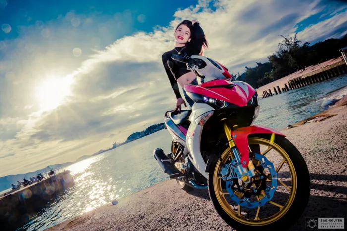 Gái xinh Việt chụp ảnh cùng Exciter 150 ở Nha Trang – Baoxehoi