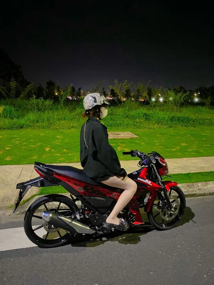 76 Girl chạy xe ý tưởng | xe sirius, xe đẹp, chụp ảnh