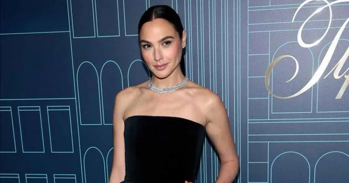 Gal Gadot bày tỏ quan điểm của mình về sự chênh lệch lương ở Hollywood Gal Gadot bày tỏ quan điểm của mình về sự chênh lệch lương ở Hollywood