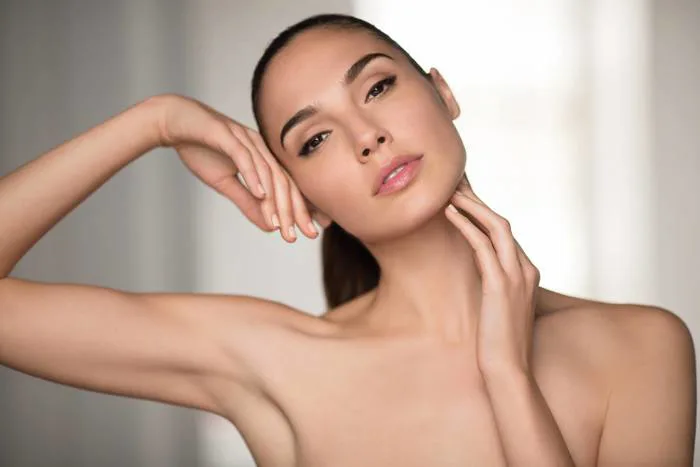 Vẻ đẹp sexy của nữ diễn viên Gal Gadot Vẻ đẹp sexy của nữ diễn viên Gal Gadot