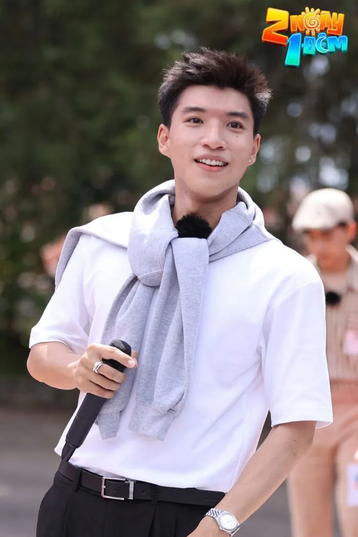 HIEUTHUHAI lộ ảnh sexy khó đỡ ở 
