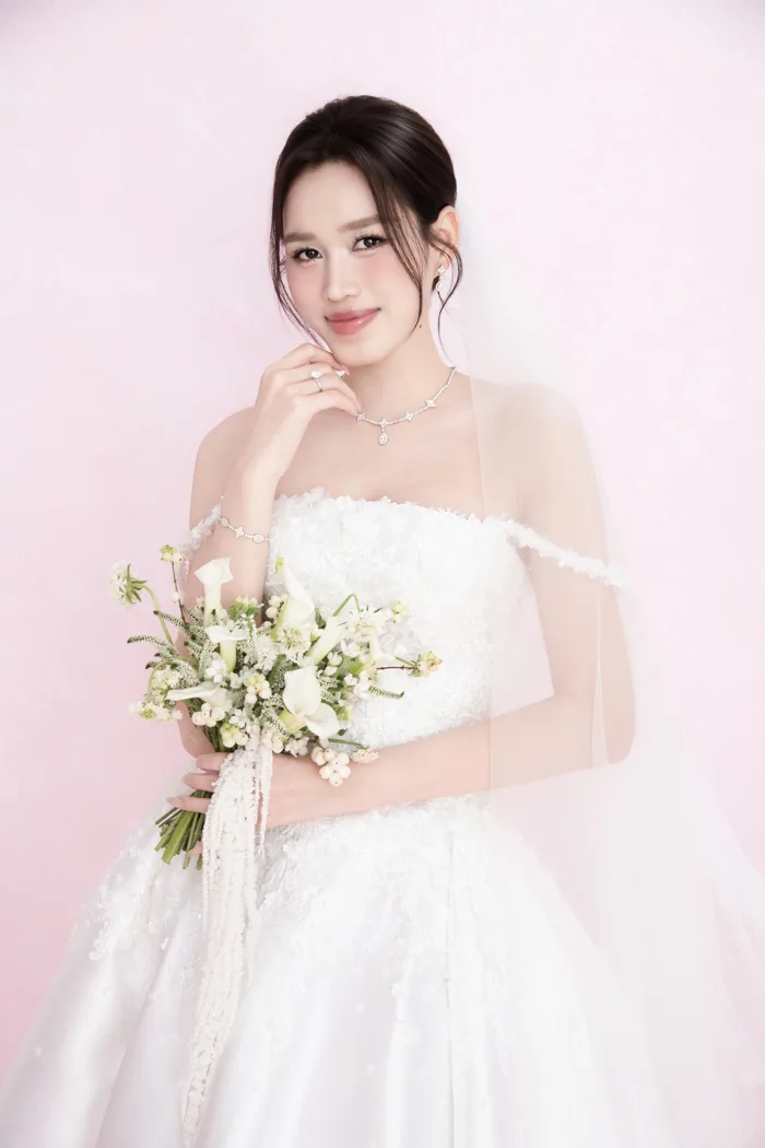 Hé lộ full 4 bộ ảnh cưới của Hoa hậu Đỗ Hà và Viết Vương