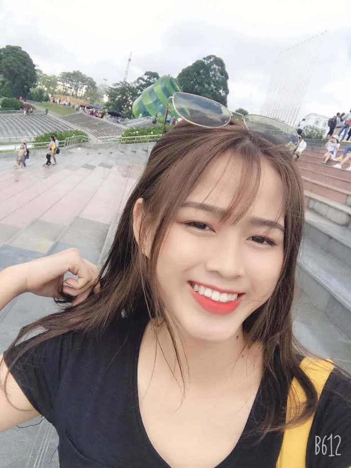 Nhan sắc đời thường gây mê mẩn của tân Hoa hậu Việt Nam 2020 Đỗ Thị Hà
