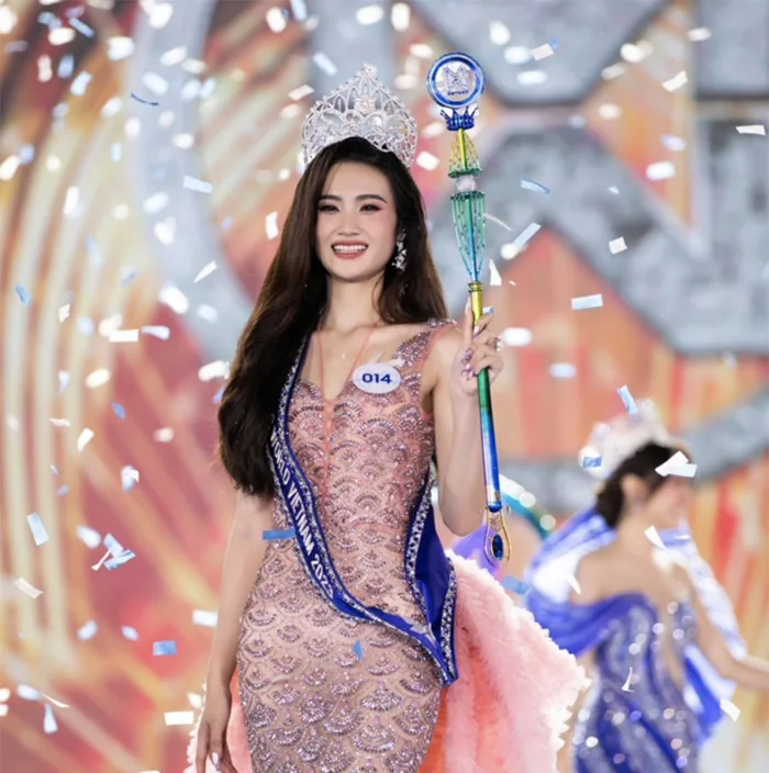 Những “nàng hậu” tai tiếng và lạm phát cuộc thi người đẹp