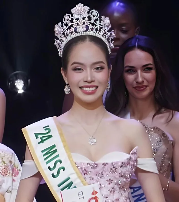 Nhan sắc thời đi học của Tân Miss International Thanh Thủy được hé lộ qua loạt ảnh hiếm!