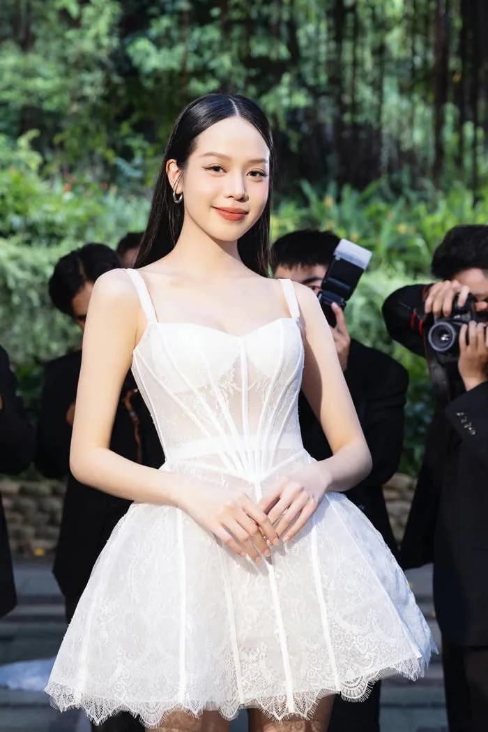 Hoa hậu Thanh Thủy chứng tỏ vẻ sexy sau khi 'dao kéo'