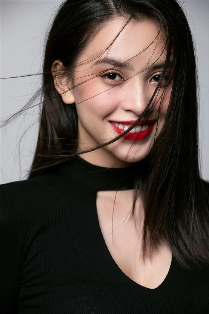Nhan sắc 