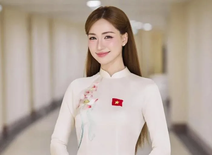Hòa Minzy ủng hộ 300 triệu đồng tới người dân Nghệ An thiệt hại do bão số 3