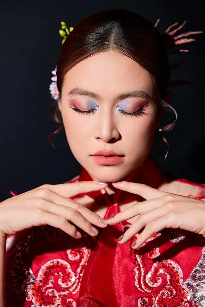 Sắc vóc hiện tại của Hoàng Thùy Linh