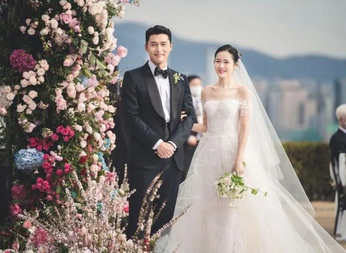 Hyun Bin và Son Ye Jin tung ảnh siêu đám cưới, đi nghỉ trăng mật | Báo Dân  trí