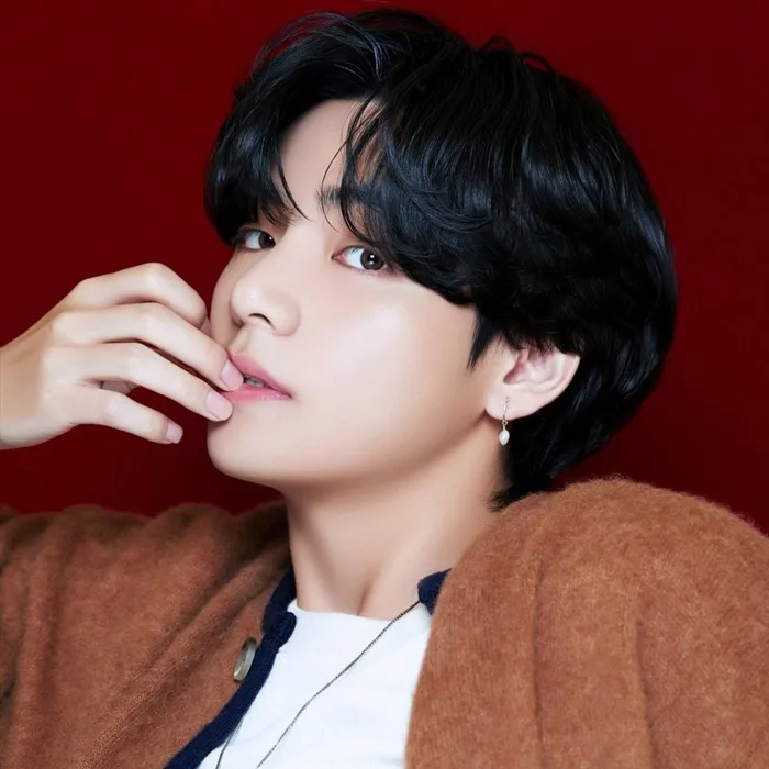 Top 10 nam idol Kpop đẹp trai nhất năm 2021: V (BTS) đứng thứ mấy?