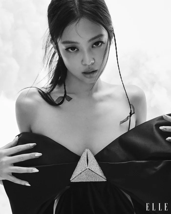 Thời trang sân bay thăng hạng theo năm tháng của Jennie Blackpink