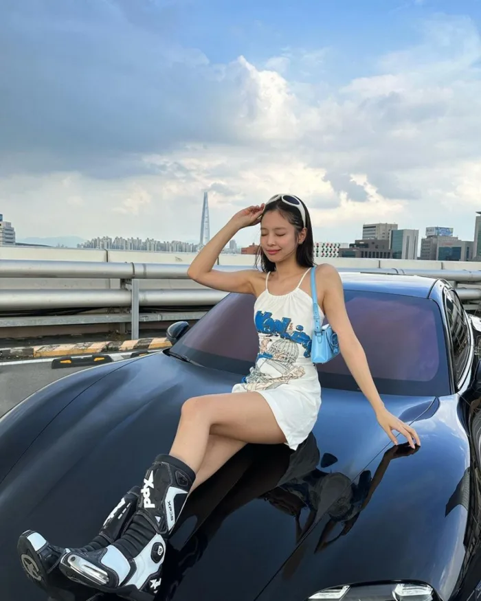 Jennie Blackpink khoe xế hộp tự thiết kế
