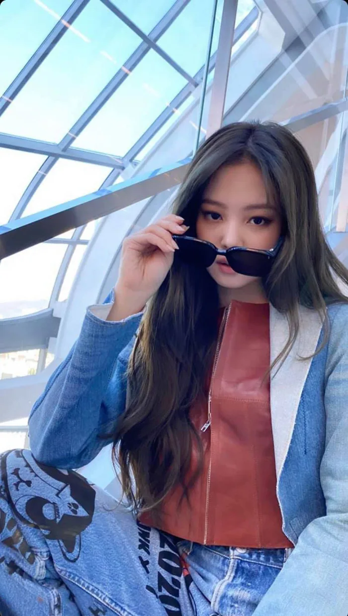 Jennie (BLACKPINK) khoe ảnh style 