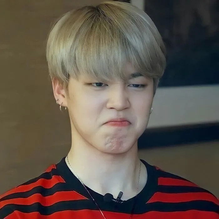 Những hình ảnh hài hước mới nhất của Jimin BTS khi bị 'dìm hàng'