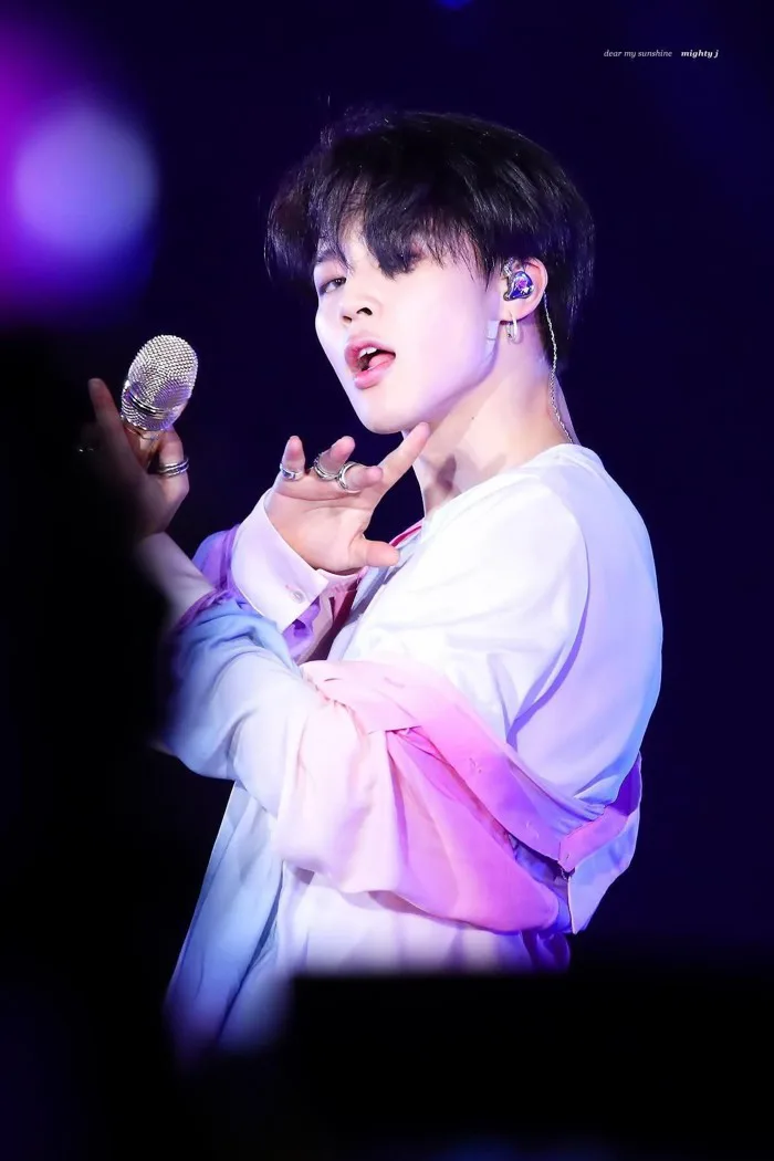 Sau 3 năm mới nhuộm lại tóc đen, Jimin (BTS) lại khiến dàn 