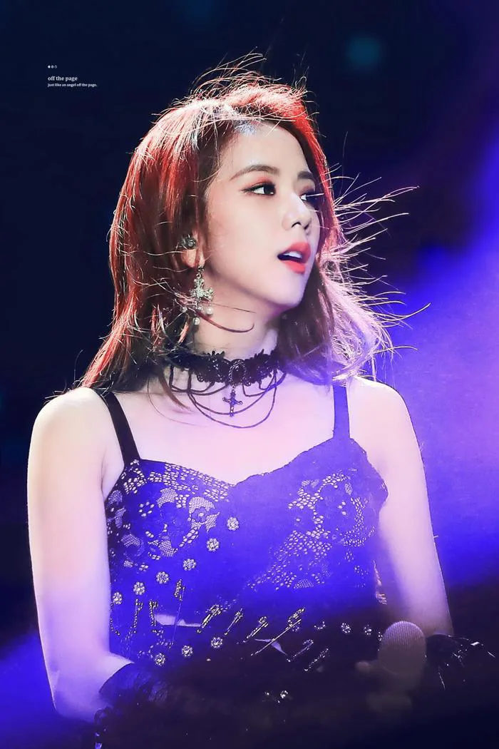 Jisoo BlackPink bất tài - Saostar.vn