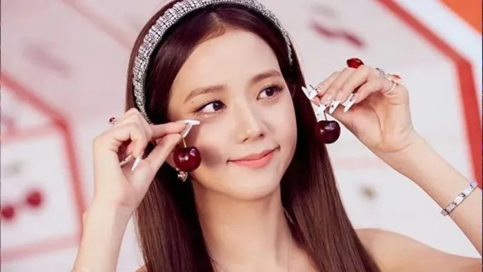 Những bức ảnh dễ thương và đáng yêu của Jisoo