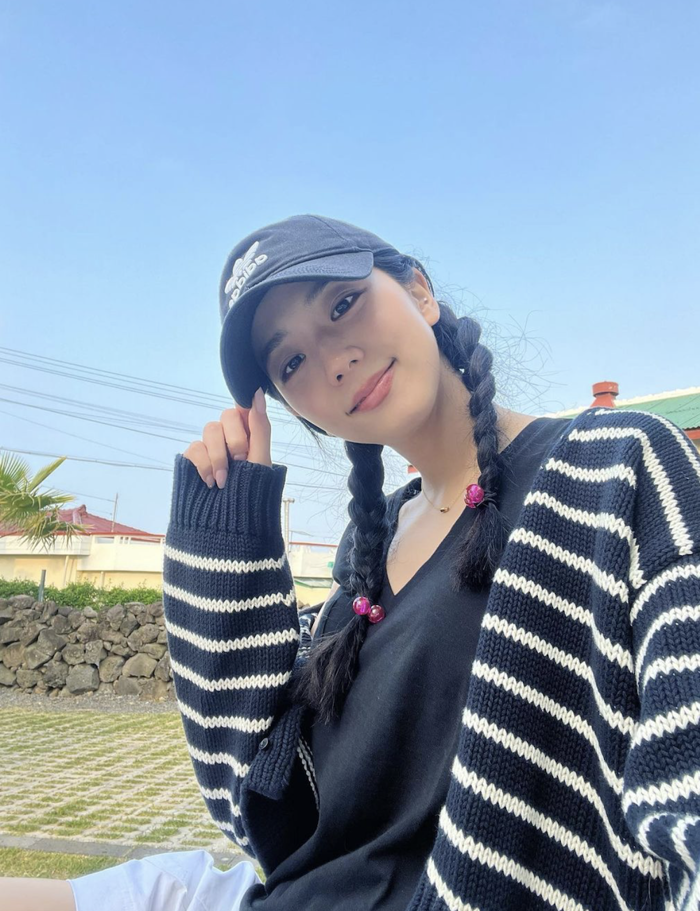 Jisoo (BlackPink) gây sốt với loạt ảnh đẹp rạng rỡ