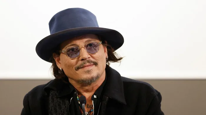 Johnny Depp nói 'bị chơi xấu' trong vụ kiện Amber Heard - Báo VnExpress  Giải trí