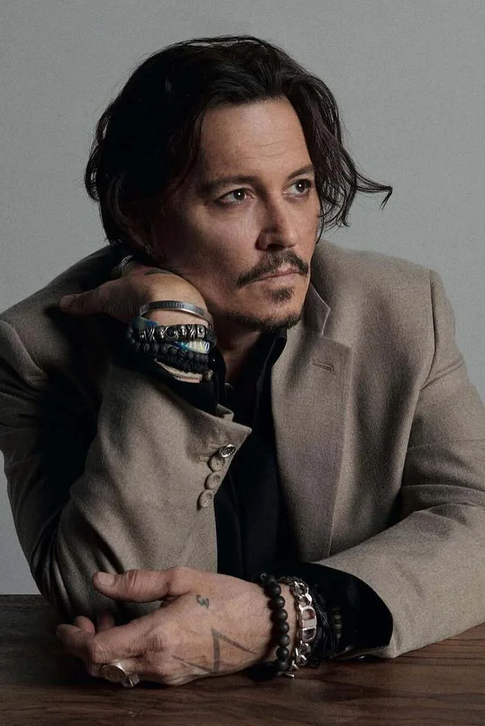 Johnny Depp làm lành với Hollywood - Báo VnExpress Giải trí