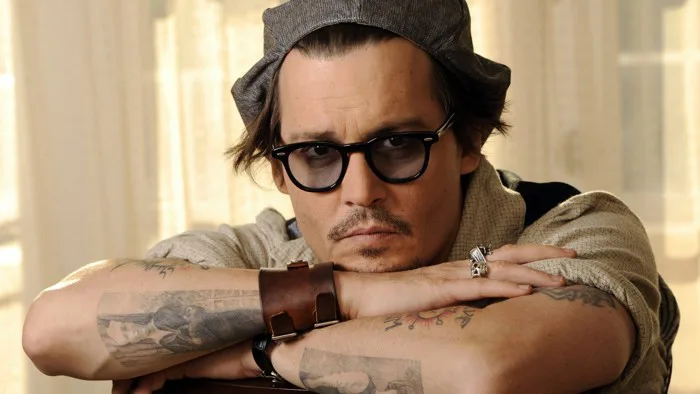 Phong cách lãng tử của Johnny Depp: Biểu tượng thời trang sống động và  không hoàn hảo