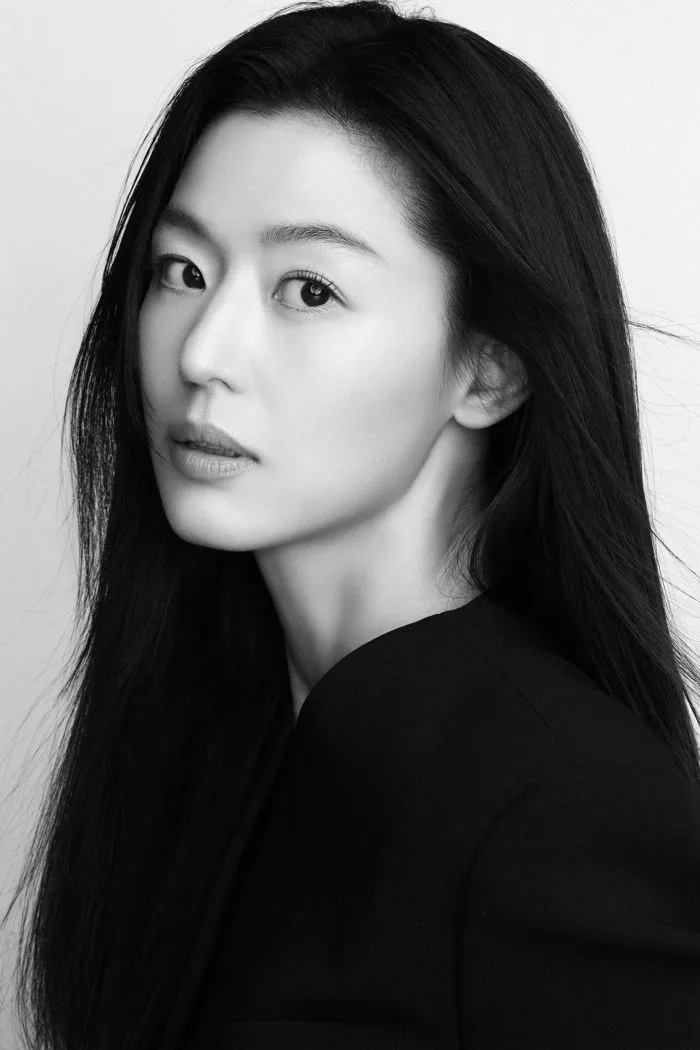 Jun Ji Hyun trải lòng về danh tiếng, tuổi tác và lần đầu đến Cannes Jun Ji Hyun trải lòng về danh tiếng, tuổi tác và lần đầu đến Cannes