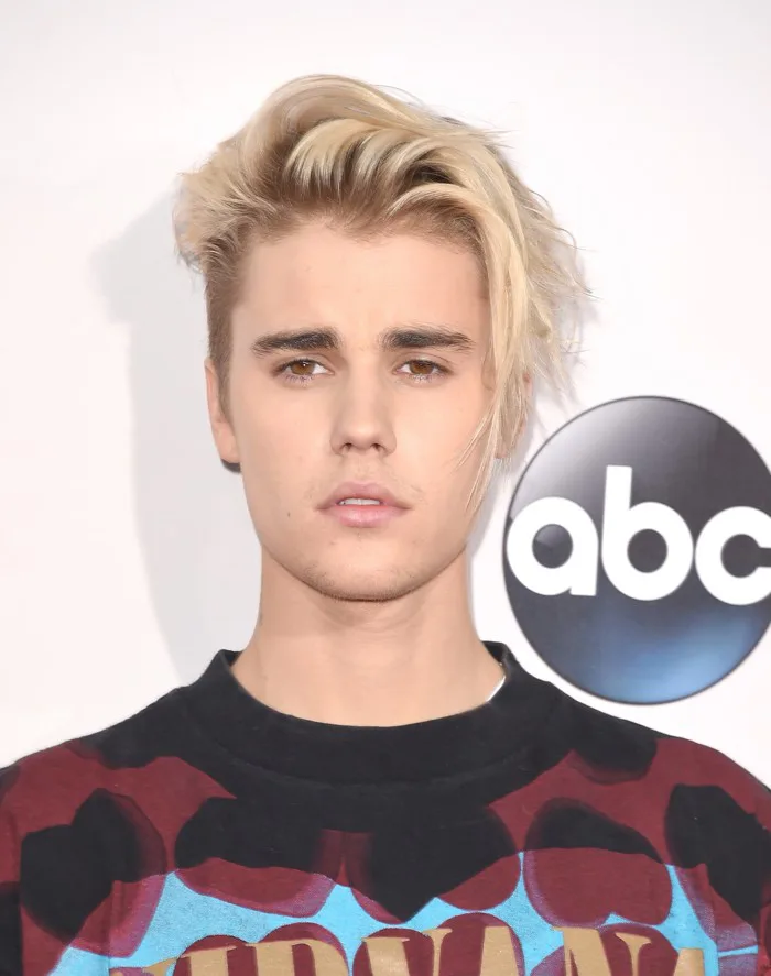 Justin Bieber và những kiểu tóc đi đầu xu hướng