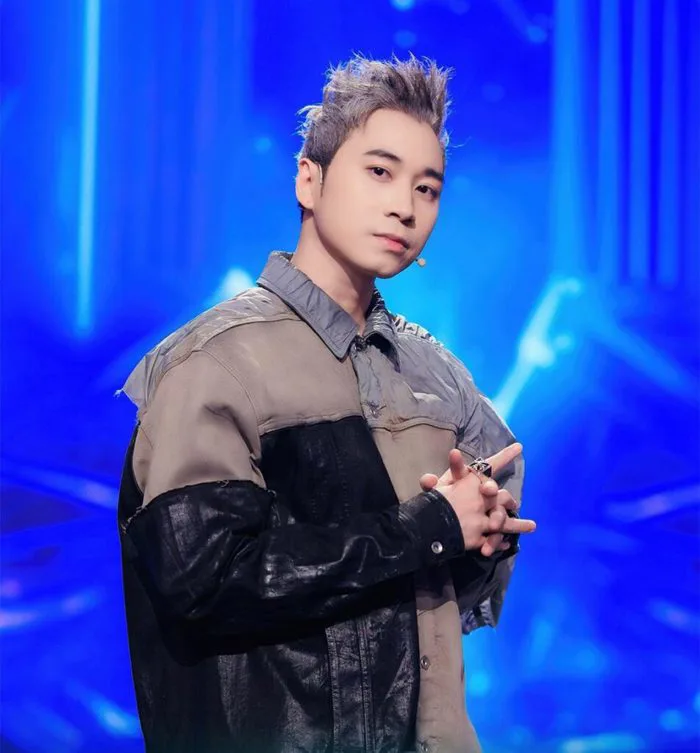 Giám khảo nổi tiếng của Rap Việt mắc rối loạn lưỡng cực: Căn bệnh này có  triệu chứng gì?