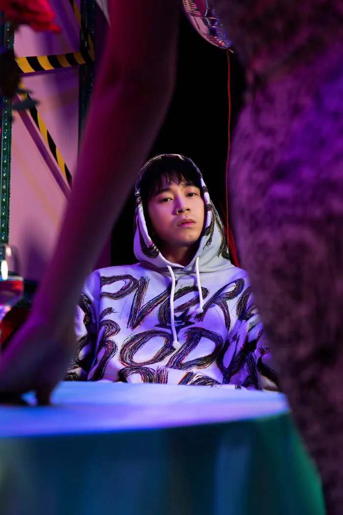 Ca khúc mới của Karik bị bảo giống nhạc Chi Dân và Phí Phương Anh, nam  rapper nói gì?