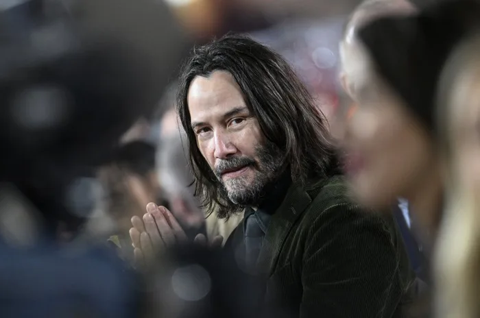 Keanu Reeves sau màn bạc khác hẳn hình ảnh ngôi sao hành động đáng gờm nhất  ở Hollywood