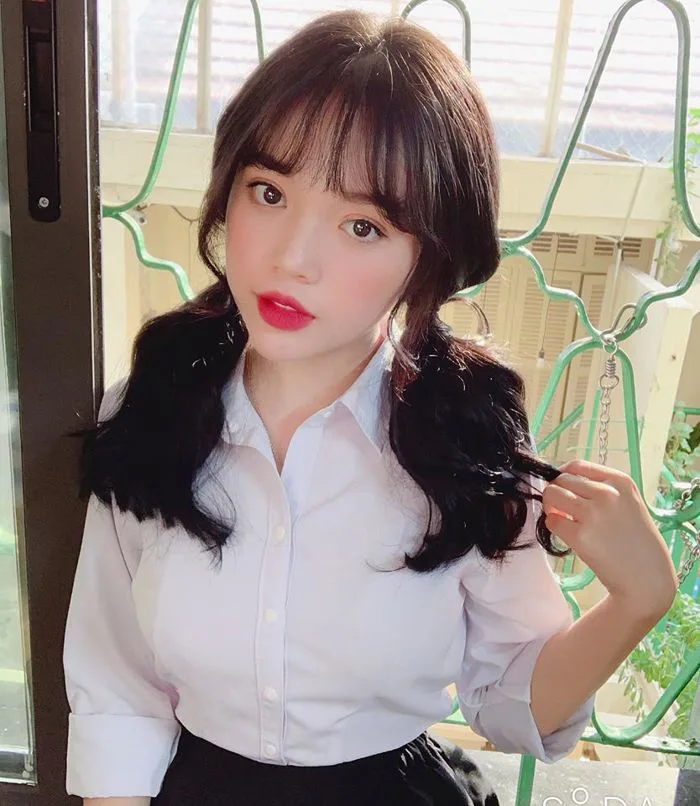 Linh Ngọc Đàm, nữ streamer cân mọi kiểu tóc