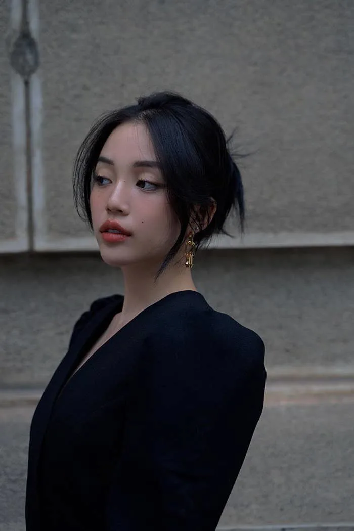 Linh Ngọc Đàm xúng xính về quê ăn Tết với style 