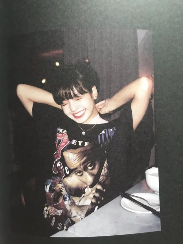 Rò rỉ ảnh hiếm từ photobook mới của Lisa: Đây có khi mới chính là mỹ nhân sở hữu nhan sắc báu vật của BLACKPINK!