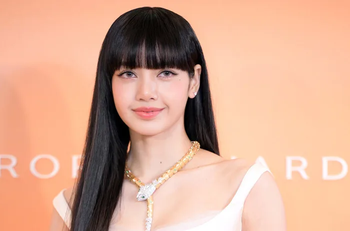 Mạng xã hội xôn xao vì tin Lisa của BlackPink đến TP.HCM