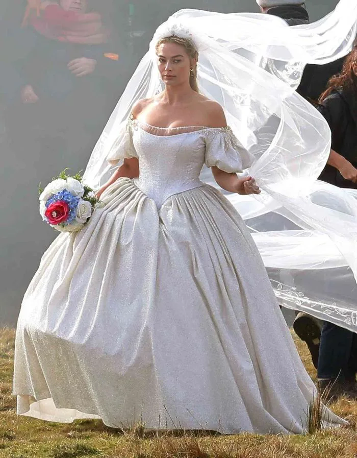 Margot Robbie và 10 khoảnh khắc trang sức kim cương đáng nhớ nhất - Tuổi  Trẻ Online