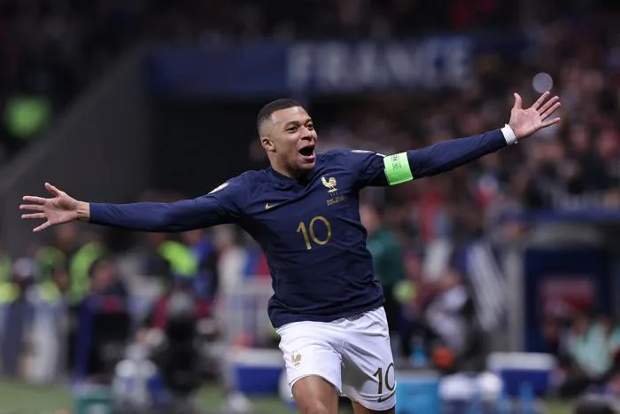 Mbappe: 'Cuộc sống đẹp lắm, thế giới bóng đá thì không'