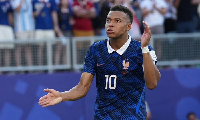 Vì sao Mbappe cũng ghi 7 bàn lại đứng trên Messi?