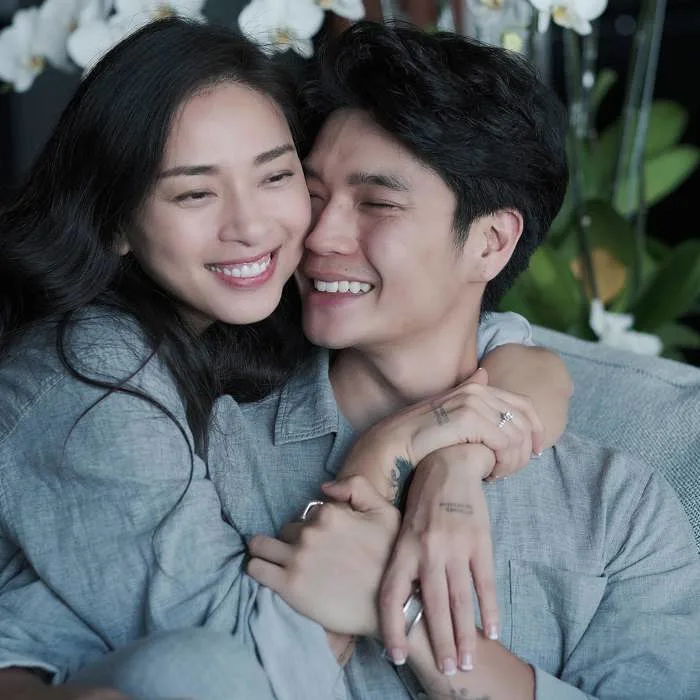 Ngô Thanh Vân và chồng trẻ công bố ảnh cưới