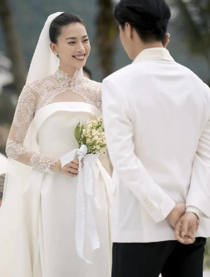 Ngô Thanh Vân xinh đẹp rạng ngời lên xe hoa - Báo Người Lao Động
