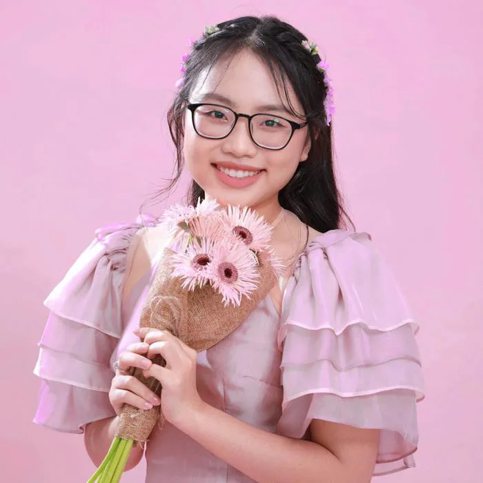 Phương Mỹ Chi: Cuộc sống trước và sau khi nổi tiếng thế nào