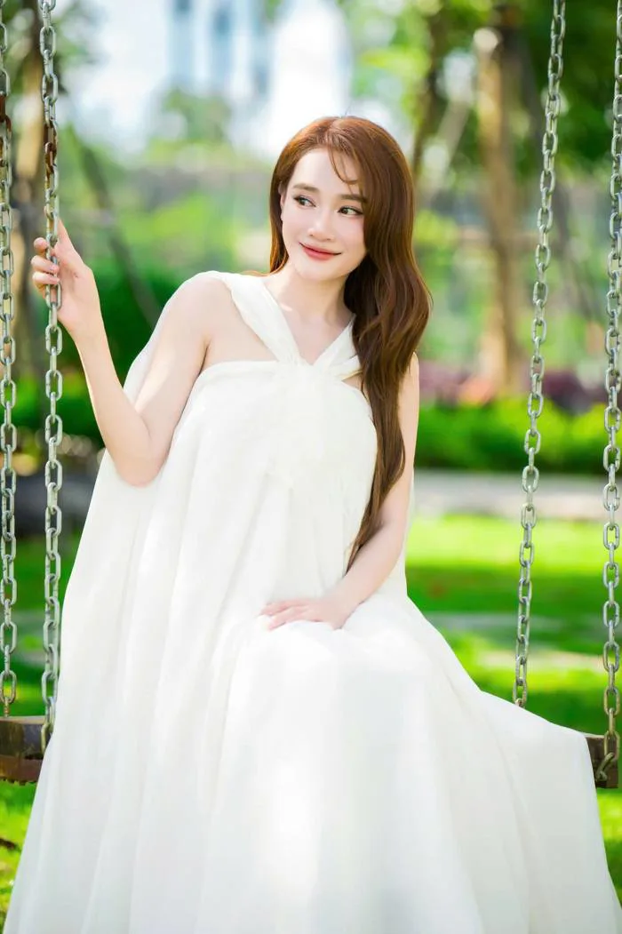 Nhã Phương - Trường Giang khoe tin vui sắp đón con thứ ba