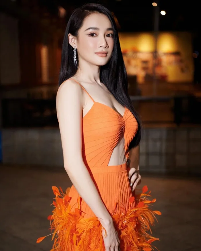 Nhã Phương gây tranh cãi khi nói ''không biết Trường Giang nổi tiếng lúc  yêu''