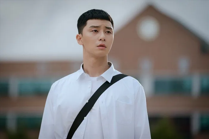 Những vai diễn mang lại hào quang cùng khối tài sản đáng nể của Park Seo  Joon