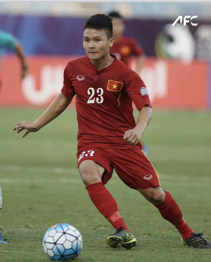 AFC đăng ảnh Quang Hải rồi đố khó 'kinh khủng': Bạn nhận ra ngôi sao nào không?