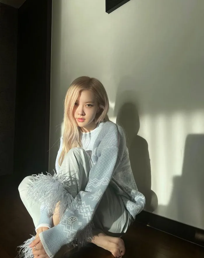 Rosé (Blackpink) tiết lộ bí quyết để có những bức ảnh đẹp trên Instagram Rosé (Blackpink) tiết lộ bí quyết để có những bức ảnh đẹp trên Instagram