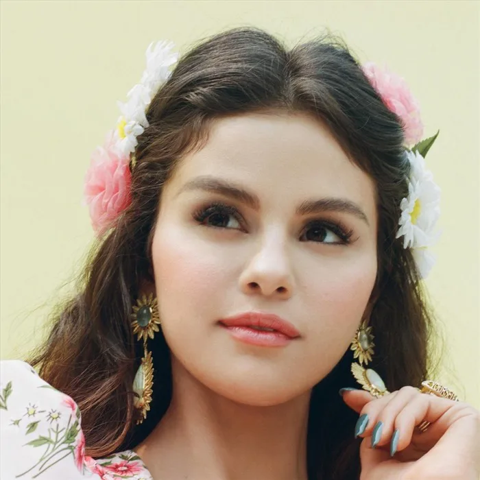 Nhan sắc xinh đẹp, quyến rũ của Selena Gomez hậu giảm cân