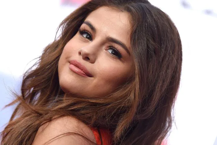 Selena Gomez và hình ảnh cô phù thủy trưởng thành tuổi 26 - Tuổi Trẻ Online